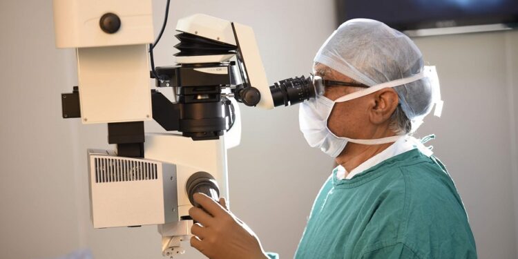 Best Eye Specialist skilled in Pune – Eyemoolani Eyecare Facility